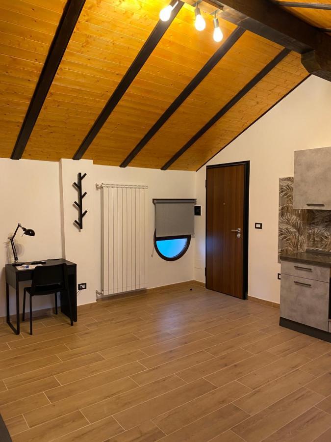 21House - Appartamento 2 บุสโตอาร์ซีซีโอ ภายนอก รูปภาพ
